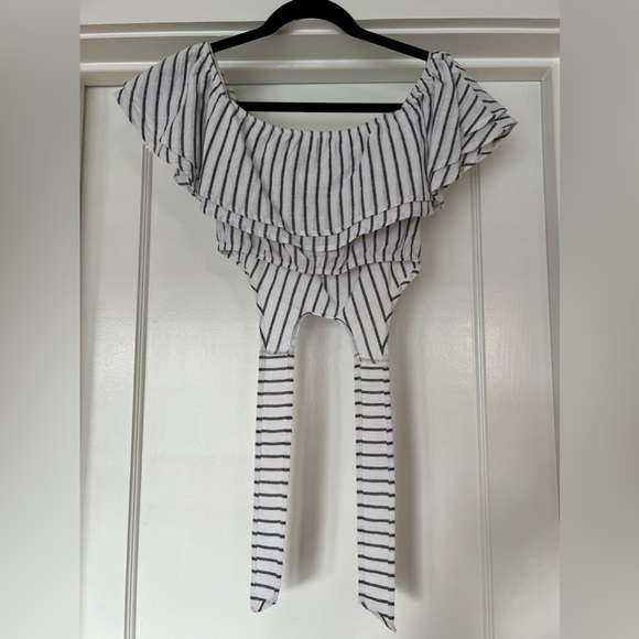 superdown (Revolve) - Rita Off Shoulder Top - Picture 6 of 7